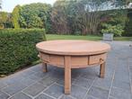 Volledig massief eiken ronde salontafel. Geluchtgomd., Huis en Inrichting, Tafels | Salontafels, Ophalen of Verzenden, Zo goed als nieuw
