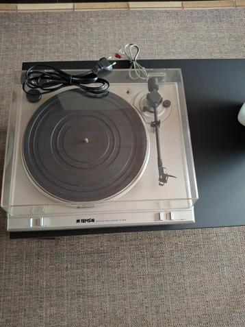 Platenspeler. beschikbaar voor biedingen