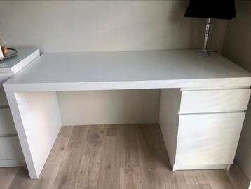 Ikea Malm Bureau wit 140x65cm, Ophalen, Zo goed als nieuw, Bureau