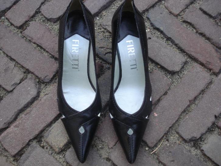 Gratis verzenden nieuwe zwarte firetti pumps mt 40, Kleding | Dames, Schoenen, Nieuw, Pumps, Zwart, Verzenden