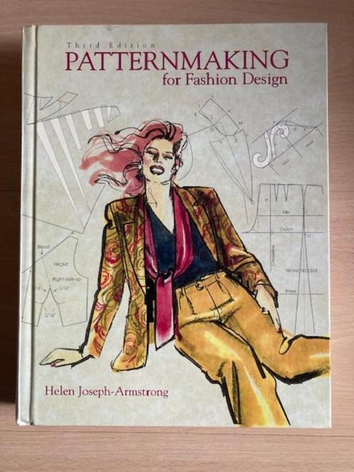 2 modeboeken 'Patternmaking' en 'Moda', Boeken, Mode, Zo goed als nieuw, Mode algemeen, Ophalen