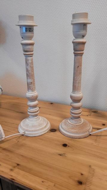 2 voet bedlampjes beschikbaar voor biedingen