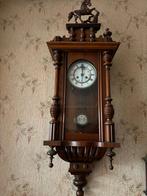 Ancienne horloge en bois, Ophalen