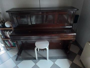 Piano  beschikbaar voor biedingen