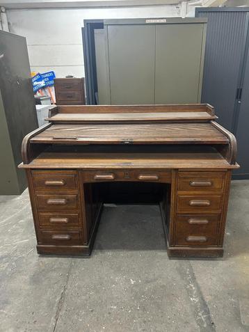 Knappe vintage bureau met rolluik, Ophalen