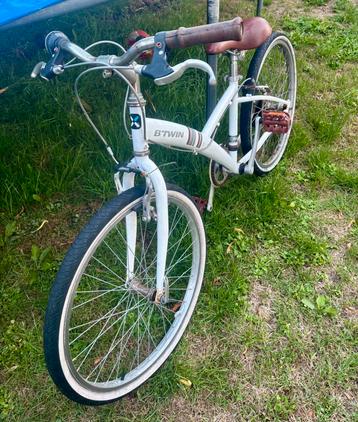 Witte sportieve fiets -24inch merk Btwin beschikbaar voor biedingen