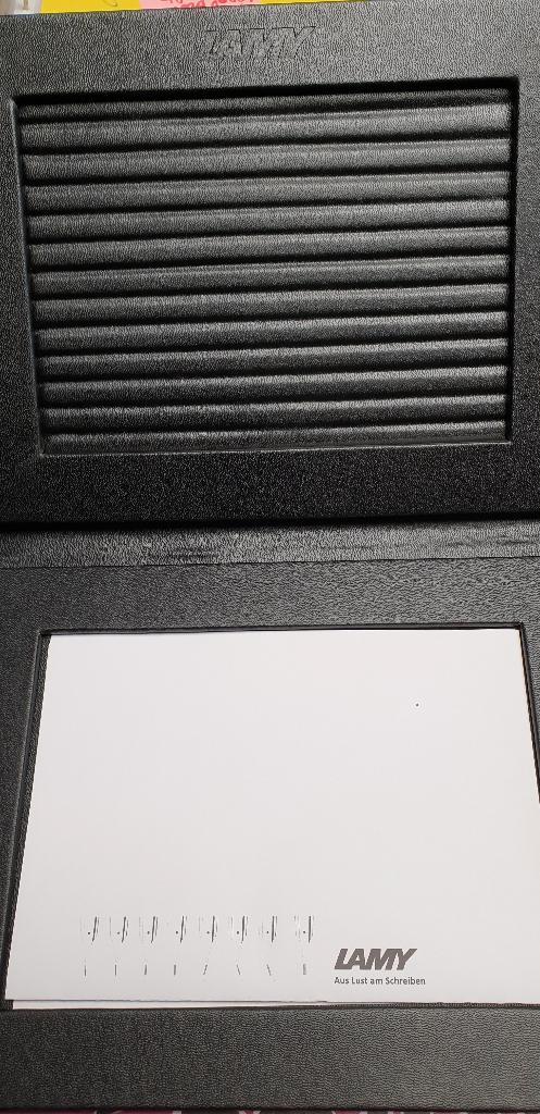 MONT BLANC LAMY VERZAMELBOX EN SCHRIJFMAP., Verzamelen, Pennenverzamelingen, Nieuw, Mont Blanc, Ophalen of Verzenden