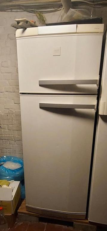 Frigo avec petit congélateur  beschikbaar voor biedingen