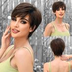 Pruik kort steil haar in laagjes medium bruin model Nicky, Verzenden, Nieuw