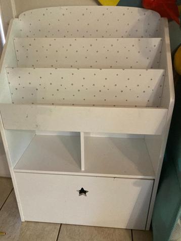 Kinderkast voor speelgoed en boeken beschikbaar voor biedingen