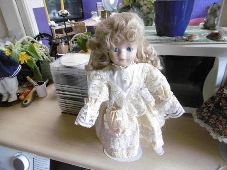 verzamel pop 40 cm, lang blond haar, Verzamelen, Poppen, Gebruikt, Pop, Ophalen of Verzenden