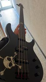 Fender bass guitar + line 6 Guitar Amplifier, Muziek en Instrumenten, Snaarinstrumenten | Gitaren | Bas, Zo goed als nieuw, Ophalen