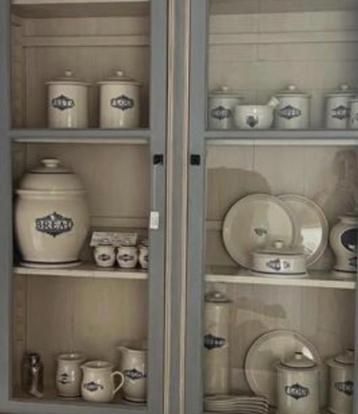 decoratieve keramische potten Flamant vol set beschikbaar voor biedingen