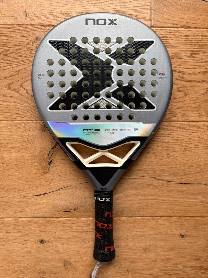 NOX AT10 PRO CUP COMFORT AGUSTIN TAPIA PADEL RACKET 2025, Sport en Fitness, Padel, Zo goed als nieuw, Padelracket, Ophalen