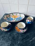 2 tassen met ondertas, melkkan en schotel, Ophalen of Verzenden