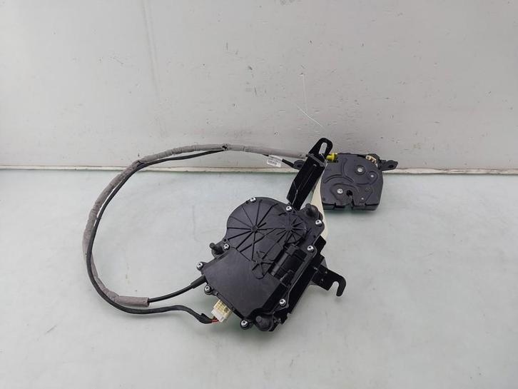 SLOTVANGER ACHTERKLEP BMW 3 serie Touring (F31), Auto-onderdelen, Carrosserie, BMW, Gebruikt