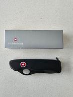 Mes victorinox, Caravanes & Camping, Outils de camping, Comme neuf