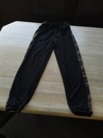 Trainingsbroek SHEIN 11/12 jaar, Kinderen en Baby's, Kinderkleding | Maat 146, Broek, Gebruikt, Ophalen of Verzenden, Shein