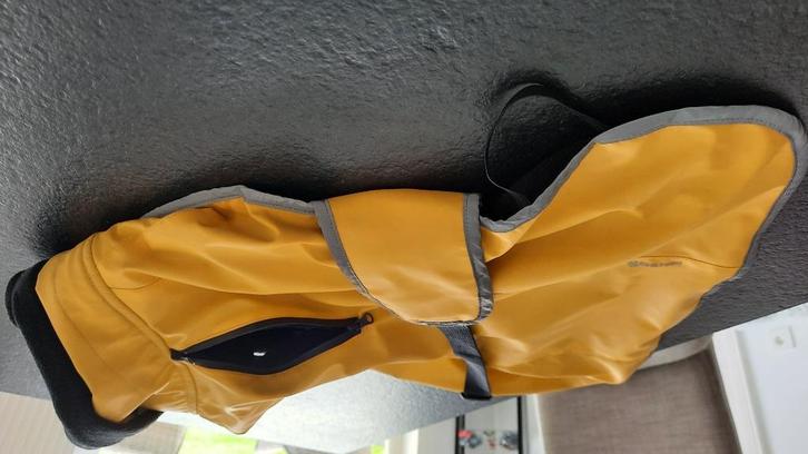 Hondenjasje, Dieren en Toebehoren, Hondenkleding, Zo goed als nieuw, Hondenregenjas, Ophalen
