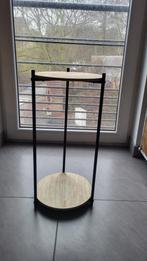 Table d'appoint, Enlèvement, Utilisé