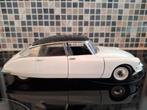Voiture miniature, Hobby en Vrije tijd, Modelauto's | 1:18, Ophalen, Zo goed als nieuw, Auto