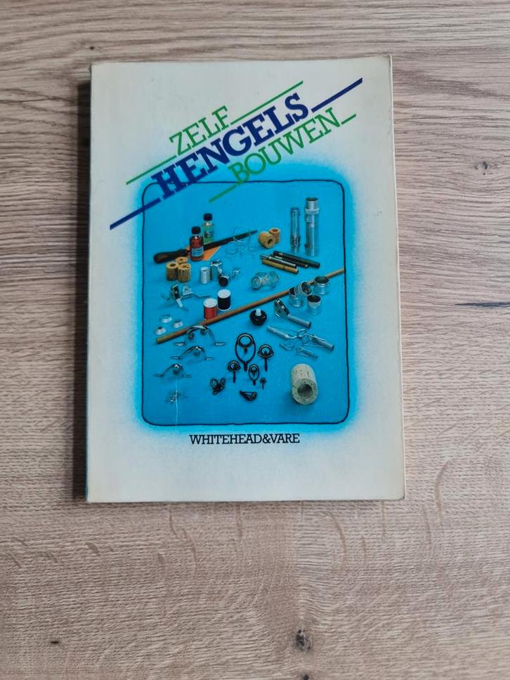 Boek : zelf hengels bouwen / Alan Vare, Watersport en Boten, Hengelsport | Algemeen, Gebruikt, Ophalen of Verzenden