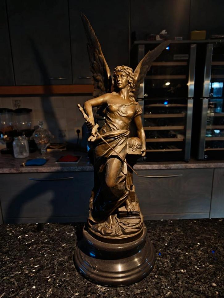 ️ Groot bronzen beeld „Gevleugelde engel met zwaard” — 74, Antiek en Kunst, Antiek | Brons en Koper, Brons, Ophalen