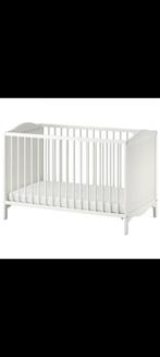 Lit bébé ikea + matelas, Kinderen en Baby's, Babywiegjes en Ledikanten, Ophalen, Ledikant