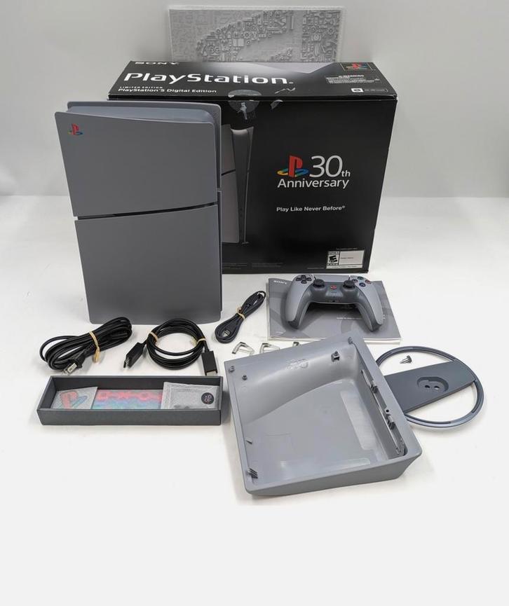 Playstation 5 30th year anniversary Limited Edition gebruikt, Games en Spelcomputers, Spelcomputers | Sony PlayStation 5, Playstation 5