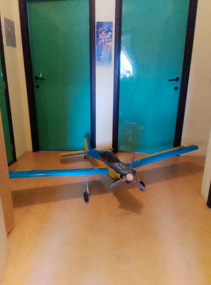 TAURUS van SCORPIO, Hobby en Vrije tijd, Modelbouw | Radiografisch | Vliegtuigen, Zo goed als nieuw, Nitro, RTF (Ready to Fly)