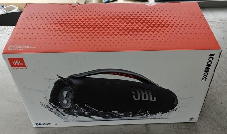 JBL Boombox 3 in bijna nieuwstaat, Audio, Tv en Foto, Luidsprekerboxen, Zo goed als nieuw, Front, Rear of Stereo speakers, 60 tot 120 watt