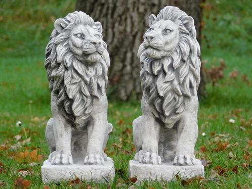 Set Leeuwen - Links en Rechts - Steen, Tuin en Terras, Tuinbeelden, Dierenbeeld, Steen, Ophalen of Verzenden