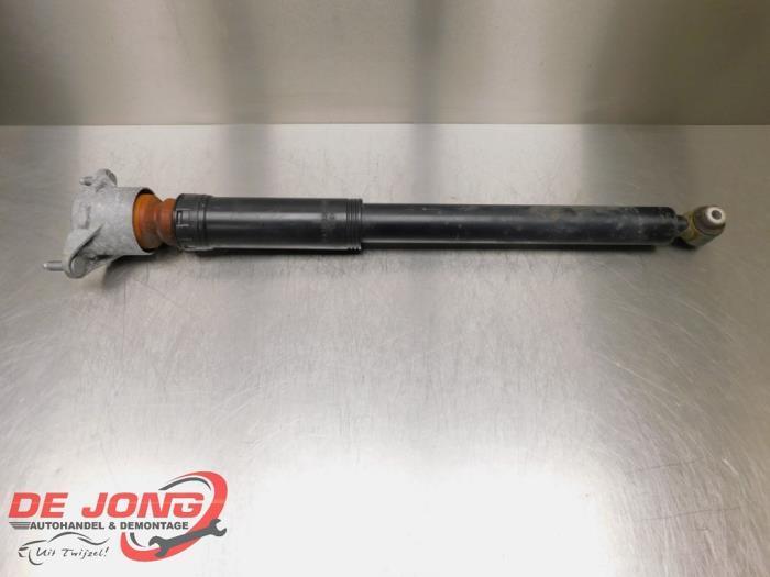 Schokdemper links-achter van een Mercedes CLA, Auto-onderdelen, Ophanging en Onderstel, Mercedes-Benz, Gebruikt, 3 maanden garantie