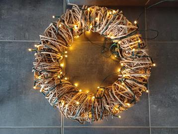 Decoratieve KRANS beschikbaar voor biedingen