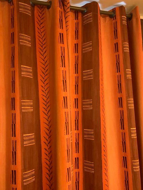 2 tentures occultantes dessins brun/orange, Maison & Meubles, Ameublement | Rideaux & Stores à lamelles, Utilisé, 200 cm ou plus