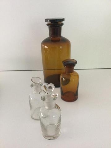 Set van 4 Apothekersflessen  3€/set beschikbaar voor biedingen