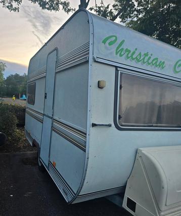 Caravan700 kg geen autokeuring nodig alle papieren aanwezig  beschikbaar voor biedingen