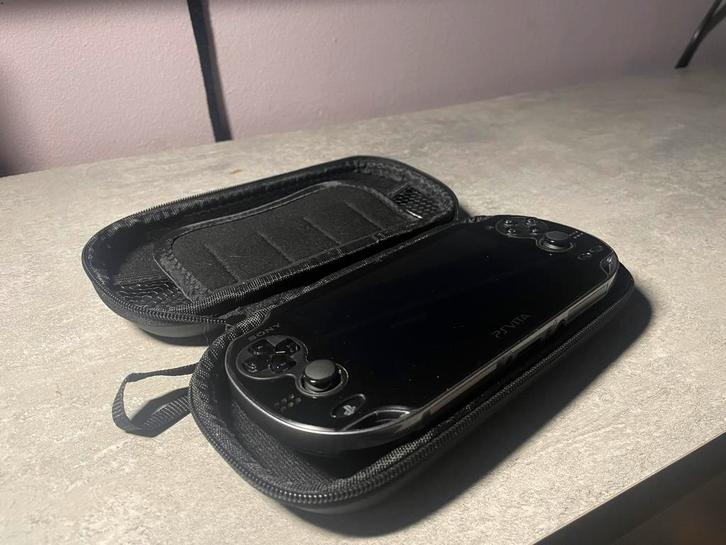 PS VITA OLED, Games en Spelcomputers, Spelcomputers | Nintendo Portables | Accessoires, Gebruikt, Ophalen