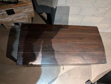 Houten kist beschikbaar voor biedingen