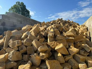 Goudgele stapelstenen Natuursteen Muurstenen Stapelblokken beschikbaar voor biedingen