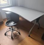 Lichtgrijs asymmetrisch bureau + ladenblok  + stoel, Enlèvement, Bureau