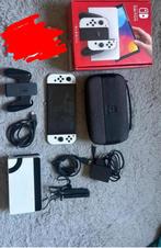 Nintendo Switch Oled met beschermhoes, Games en Spelcomputers, Spelcomputers | Nintendo Switch, Ophalen of Verzenden, Zo goed als nieuw