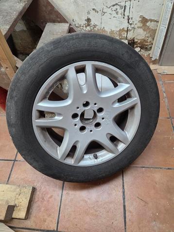 4x banden met velg beschikbaar voor biedingen
