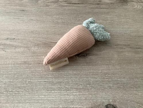 Baby speelgoed wortel pluche rammelaar (20 cm), Kinderen en Baby's, Speelgoed | Babyspeelgoed, Zo goed als nieuw, Rammelaar, Ophalen of Verzenden