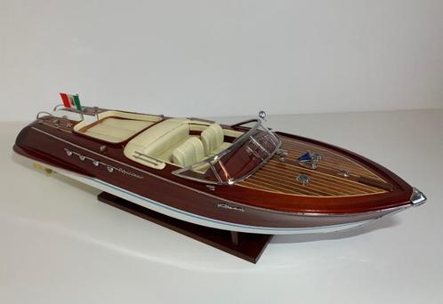 Riva Aquarama 66cm model beige leer, Hobby en Vrije tijd, Modelbouw | Boten en Schepen, Nieuw, Ophalen of Verzenden