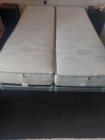 Complete boxspring 210 cm bij 140 cm bij 34 cm beschikbaar voor biedingen