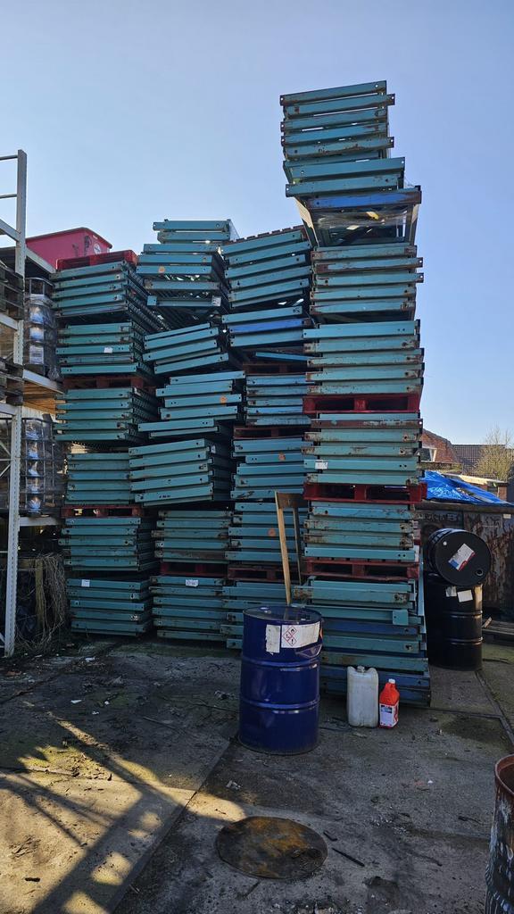 STAANDERS aan 25€/stuk. (Korting bij grote afname), Doe-het-zelf en Bouw, IJzerwaren en Bevestigingsmiddelen, Zo goed als nieuw