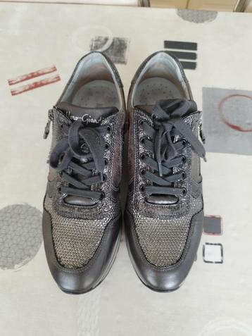 Grijze nero giardini sneakers  beschikbaar voor biedingen