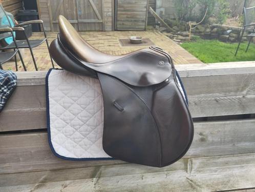 Veelzijdigheidszadel Kieffer München, 17,5 inch, Dieren en Toebehoren, Paarden en Pony's | Zadels, Gebruikt, Recreatie, Ophalen