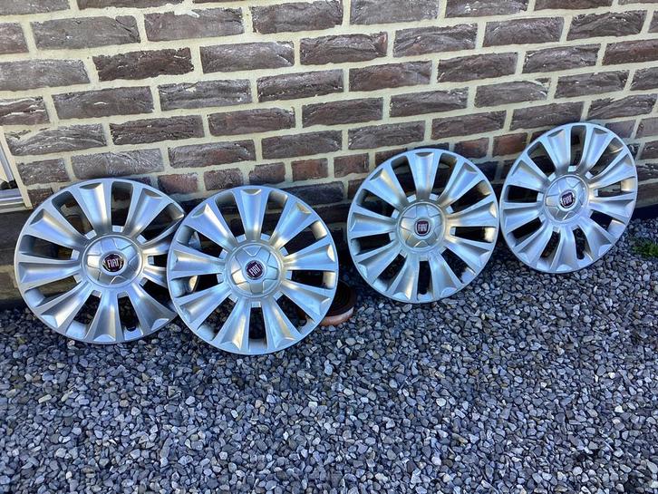 Jantes et enjoliveurs Fiat d occasion en très bonne état, Autos : Pièces & Accessoires, Pneus & Jantes, Jante(s), 16 pouces, Utilisé